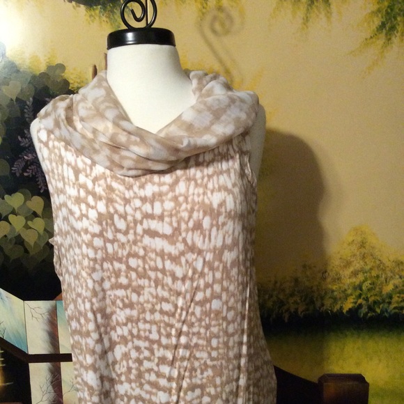 Ruby Road Top - Picture 2 of 2